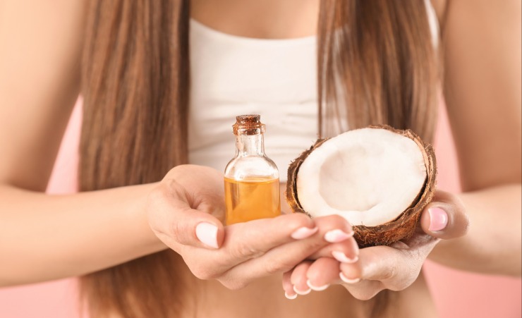capelli olio di cocco biondo danni 