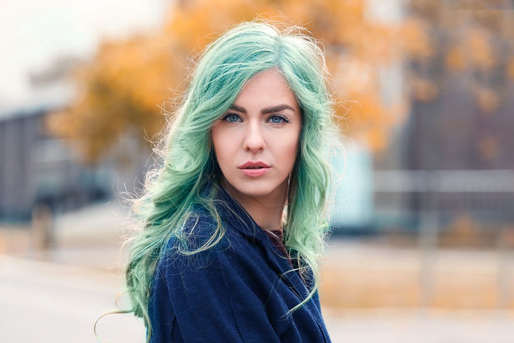 Capelli turchese decolorati lunghi